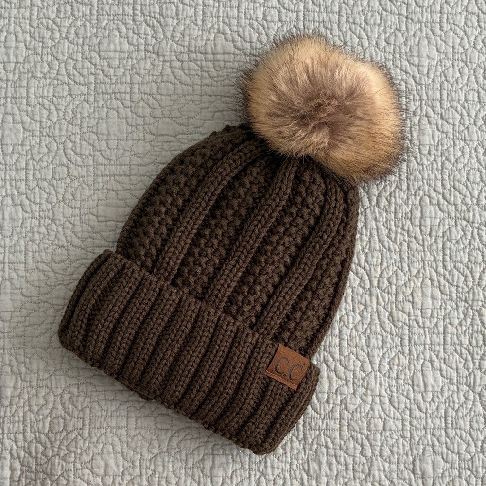 C.C Olive Moss Green Cable Knit Faux Fur Pom Beanie Winter Hat Fleece Lined